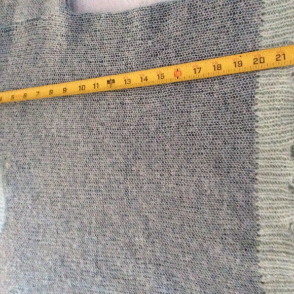 Splendid distressed blue on blue sweater xs oversized plus NWT - Picture 8 of 10